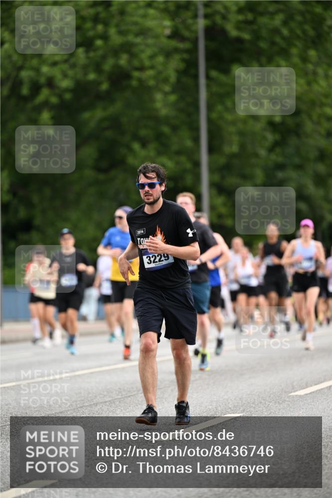 29.06.2025 - hella hamburg halbmarathon Dr. Thomas Lammeyer http://msf.ph/oto/8436746 29.06.2025 10:55:31 Kennedybrücke 1208, 1930, 2358, 2380, 2859, 3229, 3838, 4771, 4848, 5530, 7012, 7141, 7769, 7938, 8779, 9166, 9167, 9605, 9933, 11252 meine-sportfotos.de