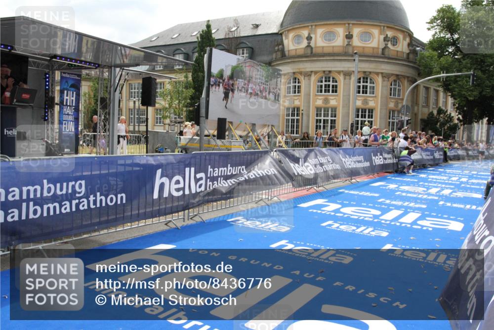 29.06.2025 - hella hamburg halbmarathon Michael Strokosch http://msf.ph/oto/8436776 29.06.2025 10:18:51 Ziel 6380, 15495 meine-sportfotos.de