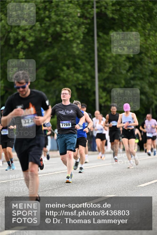 29.06.2025 - hella hamburg halbmarathon Dr. Thomas Lammeyer http://msf.ph/oto/8436803 29.06.2025 10:55:32 Kennedybrücke 1208, 1930, 2358, 2380, 2859, 3229, 3838, 4771, 4848, 5286, 5289, 5530, 7012, 7141, 7769, 7938, 8410, 8779, 9166, 9167, 9605, 9933, 10636, 11252 meine-sportfotos.de