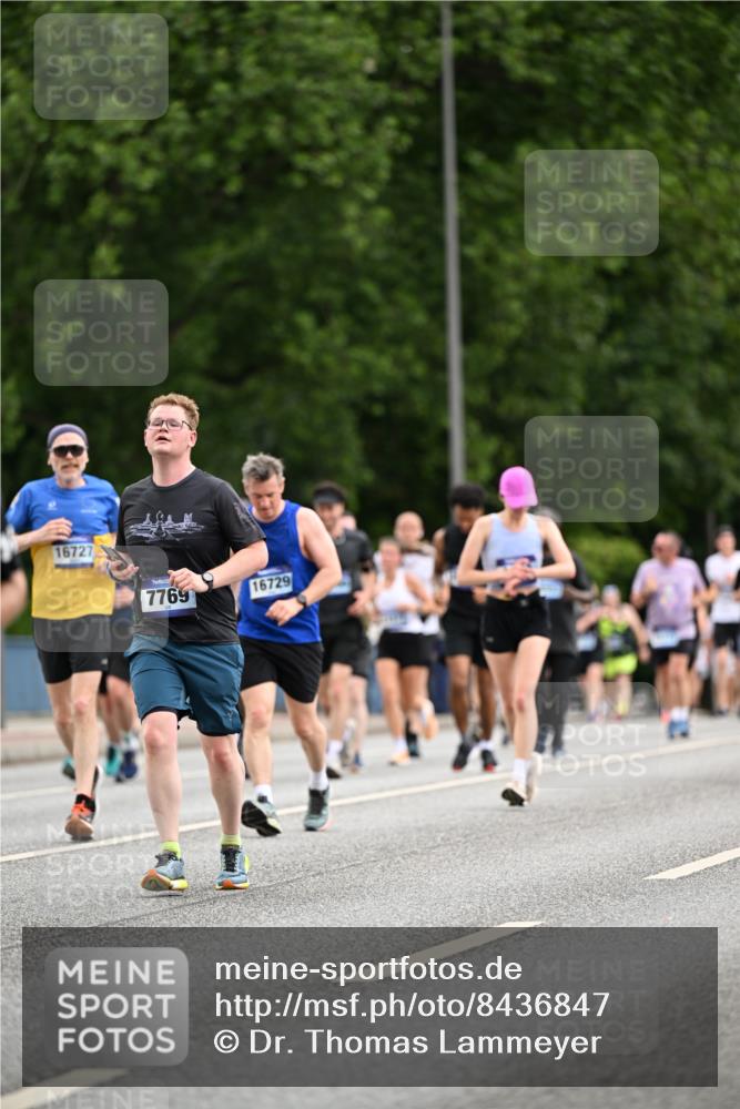 29.06.2025 - hella hamburg halbmarathon Dr. Thomas Lammeyer http://msf.ph/oto/8436847 29.06.2025 10:55:33 Kennedybrücke 1208, 1930, 2202, 2358, 2380, 2859, 3229, 3838, 4771, 5286, 5289, 5530, 7012, 7141, 7769, 7938, 8410, 8779, 9166, 9167, 9933, 10636, 11252 meine-sportfotos.de