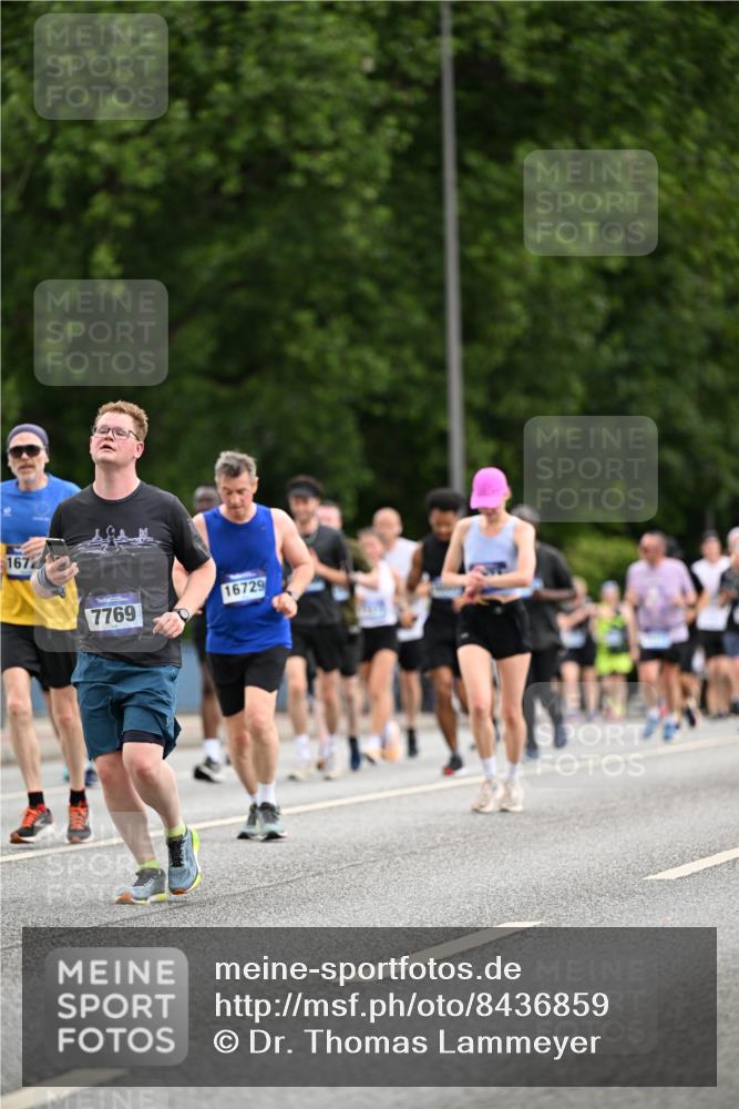 29.06.2025 - hella hamburg halbmarathon Dr. Thomas Lammeyer http://msf.ph/oto/8436859 29.06.2025 10:55:33 Kennedybrücke 1208, 1930, 2202, 2358, 2380, 2859, 3229, 3838, 4771, 5286, 5289, 5530, 7012, 7141, 7769, 7938, 8410, 8779, 9166, 9167, 9933, 10636, 11252 meine-sportfotos.de