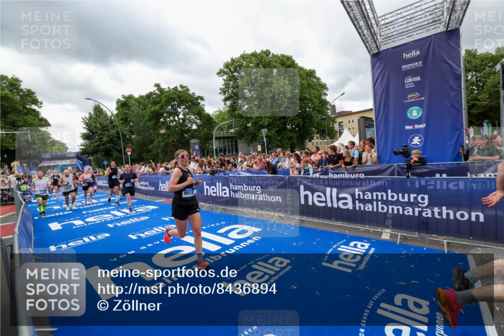 29.06.2025 - hella hamburg halbmarathon Zöllner http://msf.ph/oto/8436894 29.06.2025 10:54:44 Ziel 1125, 1496, 2561, 3310, 6587, 7478, 8449, 9012, 9227, 10040, 10368, 10376, 12489, 13147, 14239, 15389, 15408, 15584, 17231, 17765, 19000 meine-sportfotos.de