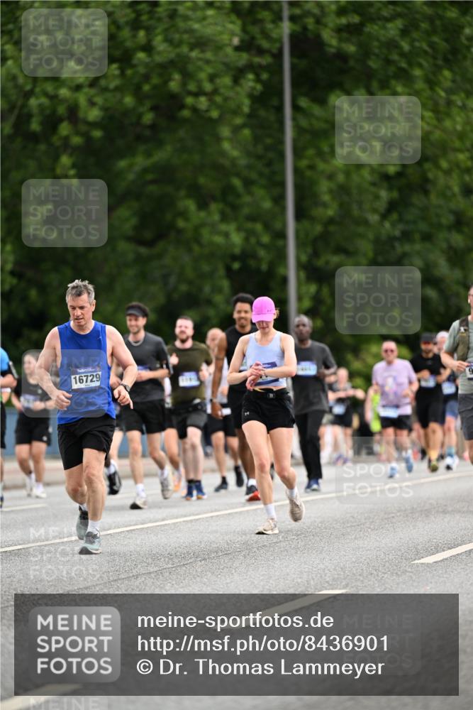 29.06.2025 - hella hamburg halbmarathon Dr. Thomas Lammeyer http://msf.ph/oto/8436901 29.06.2025 10:55:34 Kennedybrücke 1208, 1930, 2202, 2358, 2380, 2859, 3229, 3838, 4771, 5286, 5289, 5530, 7012, 7769, 7938, 8410, 8779, 9166, 9167, 9933, 10636, 11252 meine-sportfotos.de