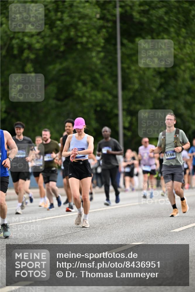 29.06.2025 - hella hamburg halbmarathon Dr. Thomas Lammeyer http://msf.ph/oto/8436951 29.06.2025 10:55:35 Kennedybrücke 1208, 1930, 2202, 2358, 2380, 2859, 3229, 3838, 4771, 5286, 5289, 5530, 7012, 7769, 7938, 8410, 8779, 9166, 9167, 9933, 10552, 10636, 11252 meine-sportfotos.de
