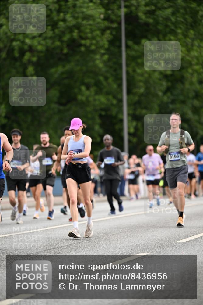 29.06.2025 - hella hamburg halbmarathon Dr. Thomas Lammeyer http://msf.ph/oto/8436956 29.06.2025 10:55:35 Kennedybrücke 1208, 1930, 2202, 2358, 2380, 2859, 3229, 3838, 4771, 5286, 5289, 5530, 7012, 7769, 7938, 8410, 8779, 9166, 9167, 9933, 10552, 10636, 11252 meine-sportfotos.de
