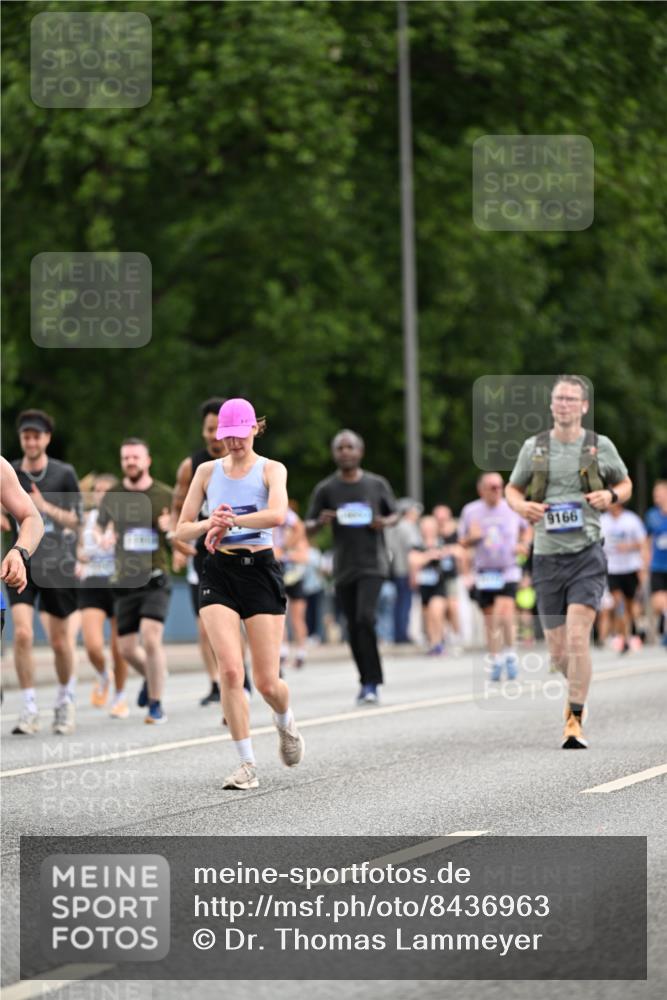 29.06.2025 - hella hamburg halbmarathon Dr. Thomas Lammeyer http://msf.ph/oto/8436963 29.06.2025 10:55:35 Kennedybrücke 1208, 1930, 2202, 2358, 2380, 2859, 3229, 3838, 4771, 5286, 5289, 5530, 7012, 7769, 7938, 8410, 8779, 9166, 9167, 9933, 10552, 10636, 11252 meine-sportfotos.de