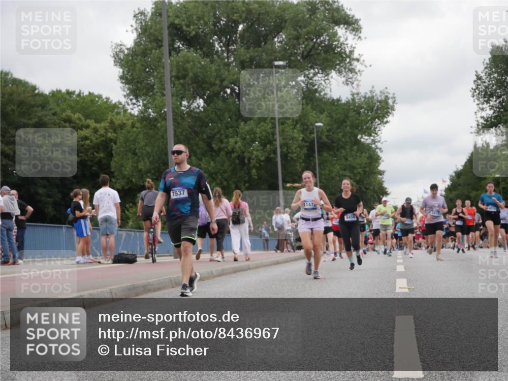 29.06.2025 - hella hamburg halbmarathon Luisa Fischer http://msf.ph/oto/8436967 29.06.2025 10:57:11 Kennedybrücke 7537, 1147, 9456, 1017, 1789, 1984, 2079, 2146, 4626, 4801, 5817, 5857, 6273, 8189, 8924, 9531 meine-sportfotos.de