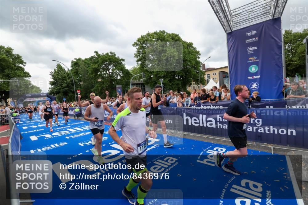 29.06.2025 - hella hamburg halbmarathon Zöllner http://msf.ph/oto/8436976 29.06.2025 10:54:47 Ziel 1125, 1496, 2029, 2561, 3310, 4231, 6587, 7478, 8449, 9227, 10044, 12186, 12489, 13147, 14239, 15389, 15408, 15584, 17231, 17765, 19000 meine-sportfotos.de