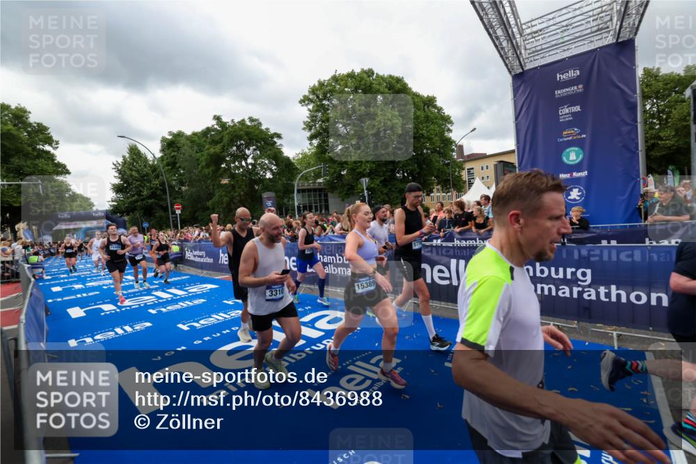 29.06.2025 - hella hamburg halbmarathon Zöllner http://msf.ph/oto/8436988 29.06.2025 10:54:47 Ziel 1125, 1496, 2029, 2561, 3310, 4231, 6587, 7478, 8449, 9227, 10044, 12186, 12489, 13147, 14239, 15389, 15408, 15584, 17231, 17765, 19000 meine-sportfotos.de