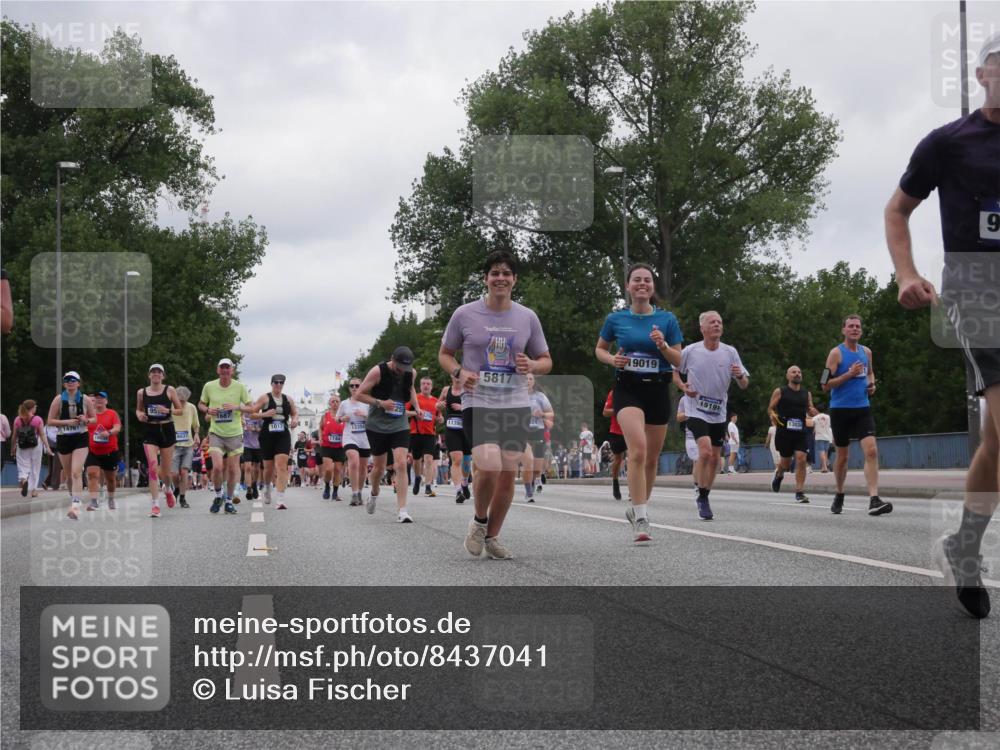 29.06.2025 - hella hamburg halbmarathon Luisa Fischer http://msf.ph/oto/8437041 29.06.2025 10:57:15 Kennedybrücke 14761, 6037, 1687, 1017, 1744, 13350, 255, 11390, 5817, 19019, 1519, 9, 1017, 1744, 1789, 1984, 2079, 2146, 4626, 4801, 5514, 5804, 5817, 5993, 6273, 8189, 8924, 9138, 9531 meine-sportfotos.de