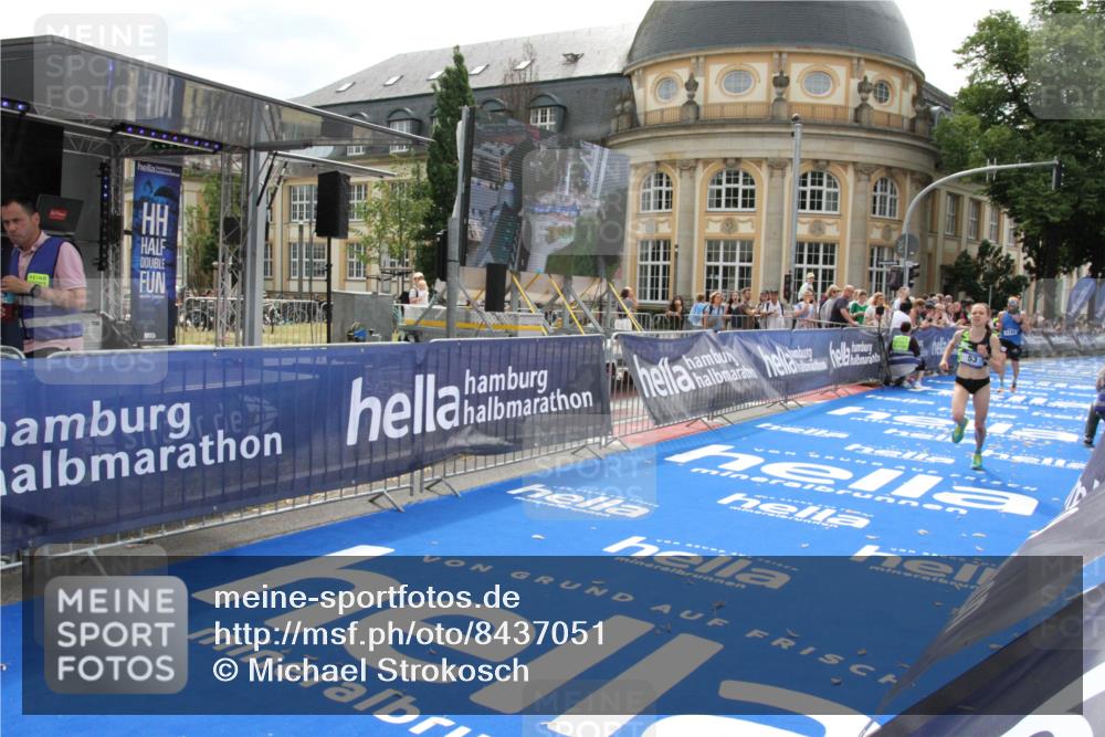 29.06.2025 - hella hamburg halbmarathon Michael Strokosch http://msf.ph/oto/8437051 29.06.2025 10:19:11 Ziel 53, 2144 meine-sportfotos.de