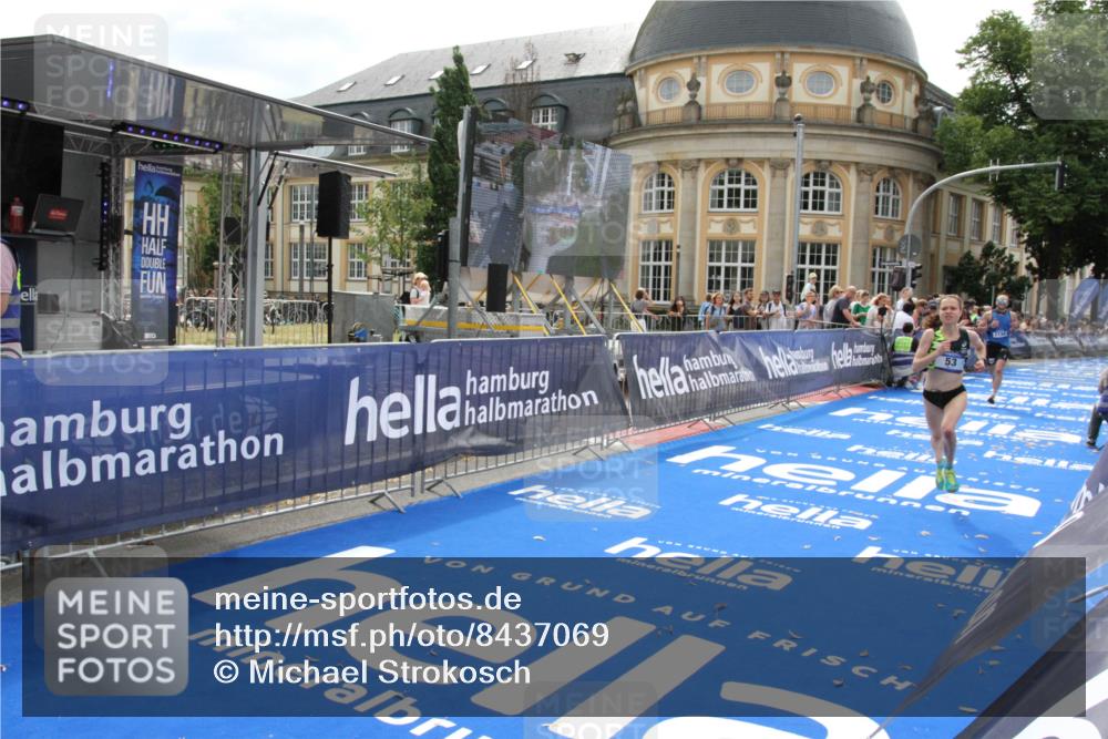 29.06.2025 - hella hamburg halbmarathon Michael Strokosch http://msf.ph/oto/8437069 29.06.2025 10:19:11 Ziel 53, 2144 meine-sportfotos.de