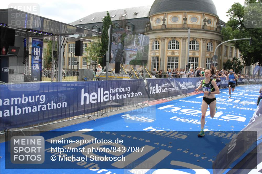 29.06.2025 - hella hamburg halbmarathon Michael Strokosch http://msf.ph/oto/8437087 29.06.2025 10:19:12 Ziel 53, 2144 meine-sportfotos.de
