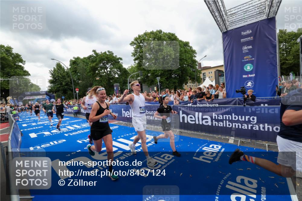29.06.2025 - hella hamburg halbmarathon Zöllner http://msf.ph/oto/8437124 29.06.2025 10:54:52 Ziel 1506, 2029, 2561, 4231, 6587, 9227, 10044, 12186, 13147, 14660, 17261 meine-sportfotos.de