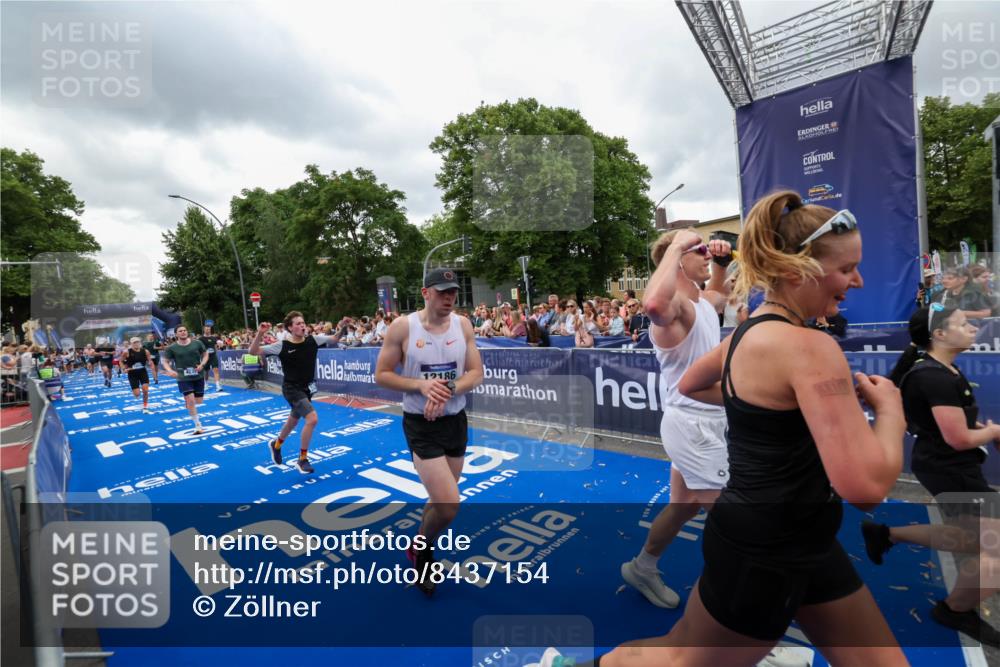 29.06.2025 - hella hamburg halbmarathon Zöllner http://msf.ph/oto/8437154 29.06.2025 10:54:53 Ziel 1506, 2029, 4231, 6587, 9227, 10044, 12186, 14660, 16623, 16868, 17261 meine-sportfotos.de