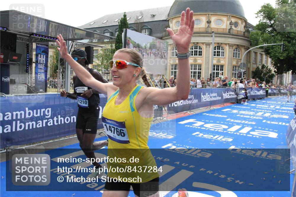 29.06.2025 - hella hamburg halbmarathon Michael Strokosch http://msf.ph/oto/8437284 29.06.2025 10:20:58 Ziel 11210, 14766, 19075 meine-sportfotos.de