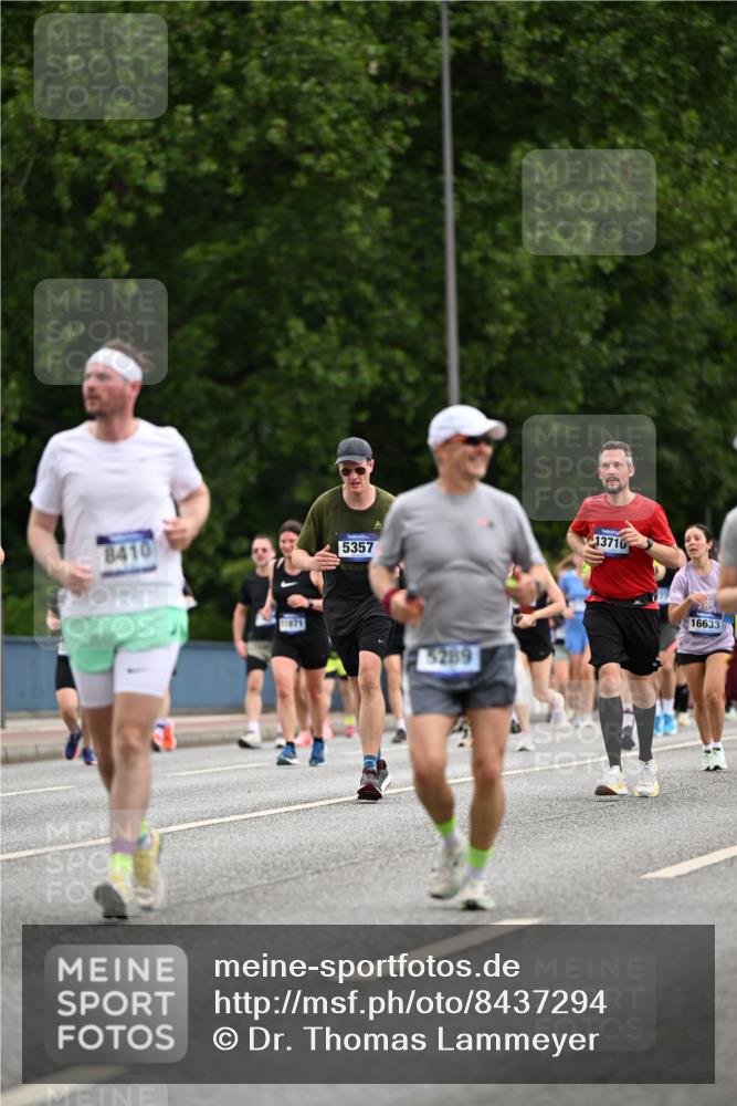 29.06.2025 - hella hamburg halbmarathon Dr. Thomas Lammeyer http://msf.ph/oto/8437294 29.06.2025 10:55:45 Kennedybrücke 1617, 1930, 2202, 2380, 2484, 2485, 2736, 2778, 3229, 3838, 4652, 4771, 5286, 5289, 5357, 6091, 6945, 7012, 7769, 7938, 7992, 8410, 9166, 9167, 9933, 10521, 10552, 10636, 10673 meine-sportfotos.de