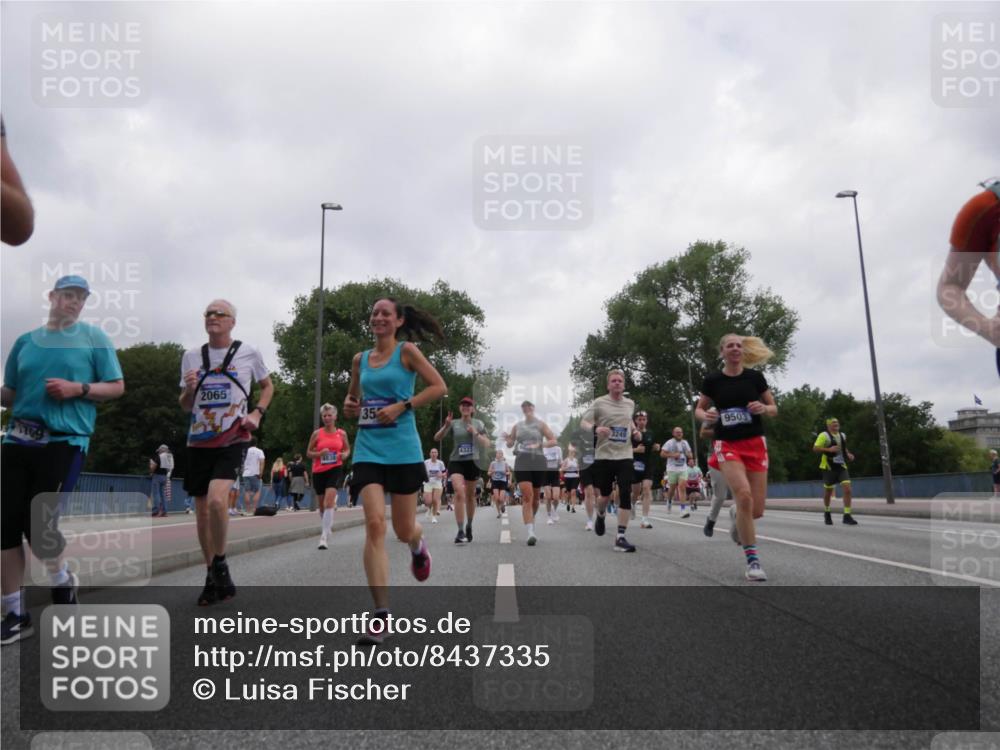 29.06.2025 - hella hamburg halbmarathon Luisa Fischer http://msf.ph/oto/8437335 29.06.2025 10:57:32 Kennedybrücke 1709, 2065, 35, 4323, 3249, 9503, 2372, 2761, 3249, 3364, 4323, 4838, 5309, 6468, 6583, 6987, 7614, 9503 meine-sportfotos.de