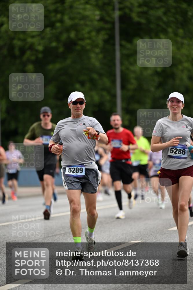29.06.2025 - hella hamburg halbmarathon Dr. Thomas Lammeyer http://msf.ph/oto/8437368 29.06.2025 10:55:47 Kennedybrücke 1617, 1930, 2202, 2380, 2484, 2485, 2736, 2778, 3838, 4652, 4771, 5286, 5289, 5357, 5716, 6091, 6945, 7012, 7769, 7938, 7992, 8410, 8621, 9166, 9167, 9933, 10521, 10552, 10614, 10636, 10673 meine-sportfotos.de