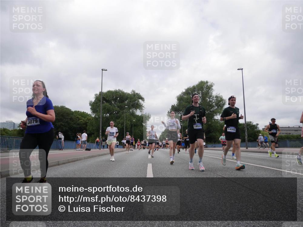 29.06.2025 - hella hamburg halbmarathon Luisa Fischer http://msf.ph/oto/8437398 29.06.2025 10:57:35 Kennedybrücke 3079, 19167, 11769, 18523, 14065, 16117, 3249, 3364, 4323, 4838, 5309, 6468, 6583, 6987, 9503 meine-sportfotos.de