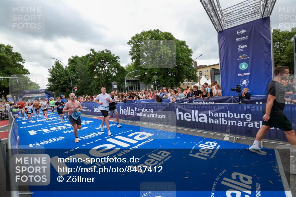 29.06.2025 - hella hamburg halbmarathon Zöllner http://msf.ph/oto/8437412 29.06.2025 10:55:02 Ziel 1327, 2884, 3652, 4249, 4616, 4938, 5020, 6433, 6994, 8514, 8698, 10266, 13988, 14638, 14750, 14845, 15126, 15156, 15879, 16047, 16623, 16868, 18181, 18325 meine-sportfotos.de