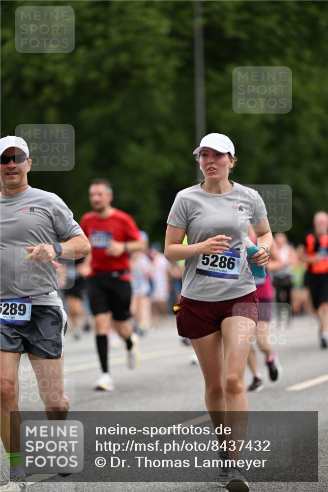 29.06.2025 - hella hamburg halbmarathon Dr. Thomas Lammeyer http://msf.ph/oto/8437432 29.06.2025 10:55:48 Kennedybrücke 1617, 1930, 2202, 2380, 2484, 2485, 2736, 2778, 3838, 4652, 4771, 5286, 5289, 5357, 5716, 6091, 6945, 7012, 7769, 7938, 7992, 8410, 8621, 9166, 9167, 9933, 10521, 10552, 10614, 10636, 10673 meine-sportfotos.de