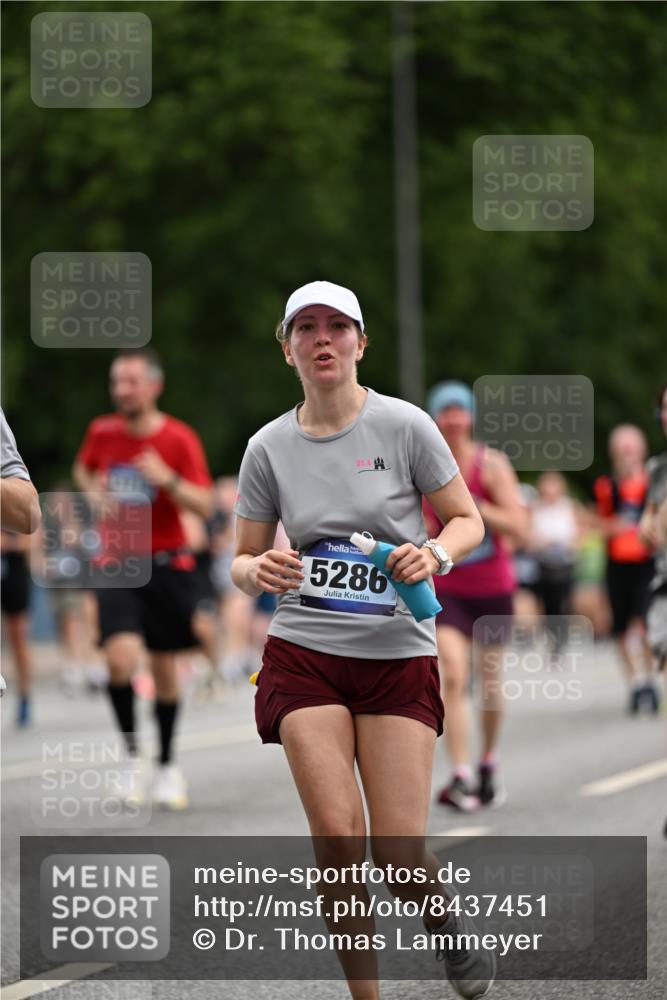 29.06.2025 - hella hamburg halbmarathon Dr. Thomas Lammeyer http://msf.ph/oto/8437451 29.06.2025 10:55:49 Kennedybrücke 1617, 1930, 2202, 2380, 2484, 2485, 2736, 2778, 3038, 3838, 4652, 4771, 5286, 5289, 5357, 5716, 6091, 6945, 7012, 7769, 7938, 7992, 8200, 8410, 8621, 9166, 9167, 9933, 10521, 10552, 10614, 10636, 10673 meine-sportfotos.de