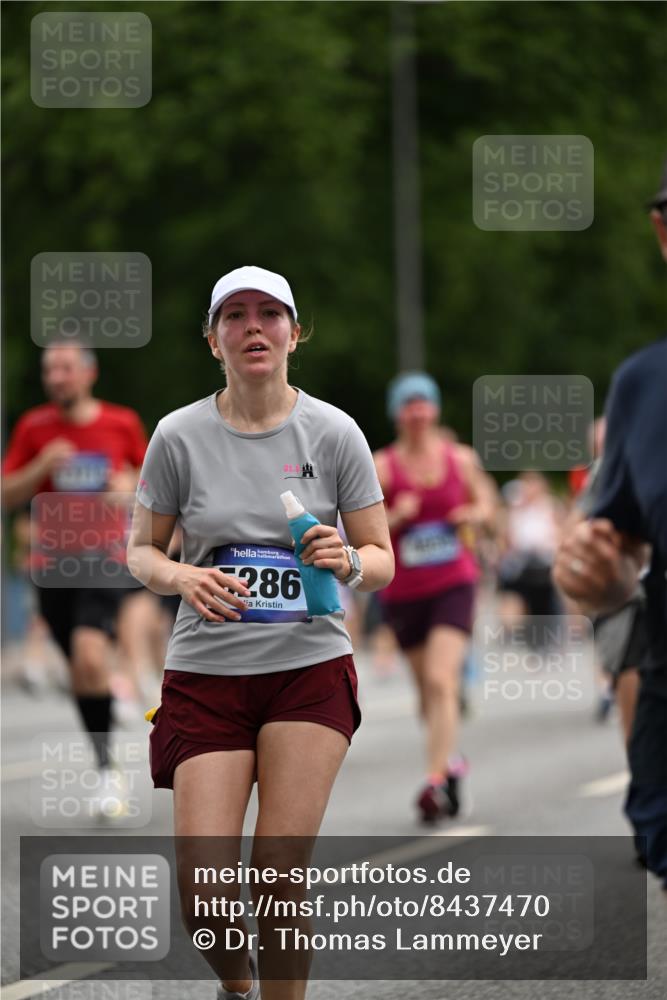 29.06.2025 - hella hamburg halbmarathon Dr. Thomas Lammeyer http://msf.ph/oto/8437470 29.06.2025 10:55:49 Kennedybrücke 1617, 1930, 2202, 2380, 2484, 2485, 2736, 2778, 3038, 3838, 4652, 4771, 5286, 5289, 5357, 5716, 6091, 6945, 7012, 7769, 7938, 7992, 8200, 8410, 8621, 9166, 9167, 9933, 10521, 10552, 10614, 10636, 10673 meine-sportfotos.de