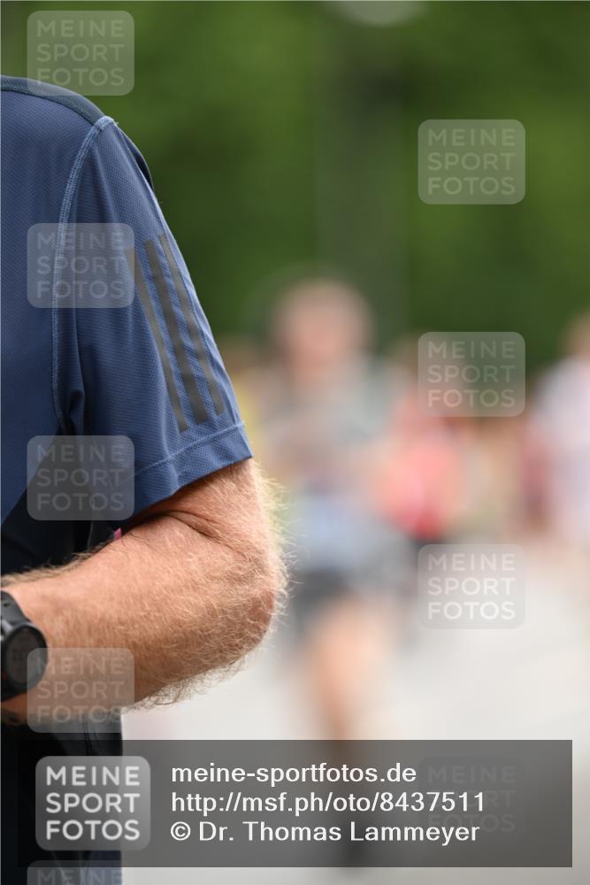 29.06.2025 - hella hamburg halbmarathon Dr. Thomas Lammeyer http://msf.ph/oto/8437511 29.06.2025 10:55:51 Kennedybrücke 1203, 1404, 1617, 1930, 2202, 2380, 2484, 2485, 2736, 2778, 3038, 3838, 4652, 4771, 5286, 5289, 5357, 5716, 6091, 6945, 7012, 7825, 7938, 7992, 8200, 8410, 8621, 9166, 9167, 9933, 10521, 10552, 10614, 10636, 10673 meine-sportfotos.de