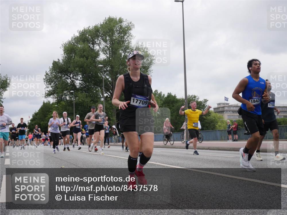 29.06.2025 - hella hamburg halbmarathon Luisa Fischer http://msf.ph/oto/8437578 29.06.2025 10:57:45 Kennedybrücke 7946, 5856, 7, 30, 17709, 2600, 1843, 17394, 2600, 4039, 4720, 5856, 5933, 7670, 7946, 7986, 9130 meine-sportfotos.de