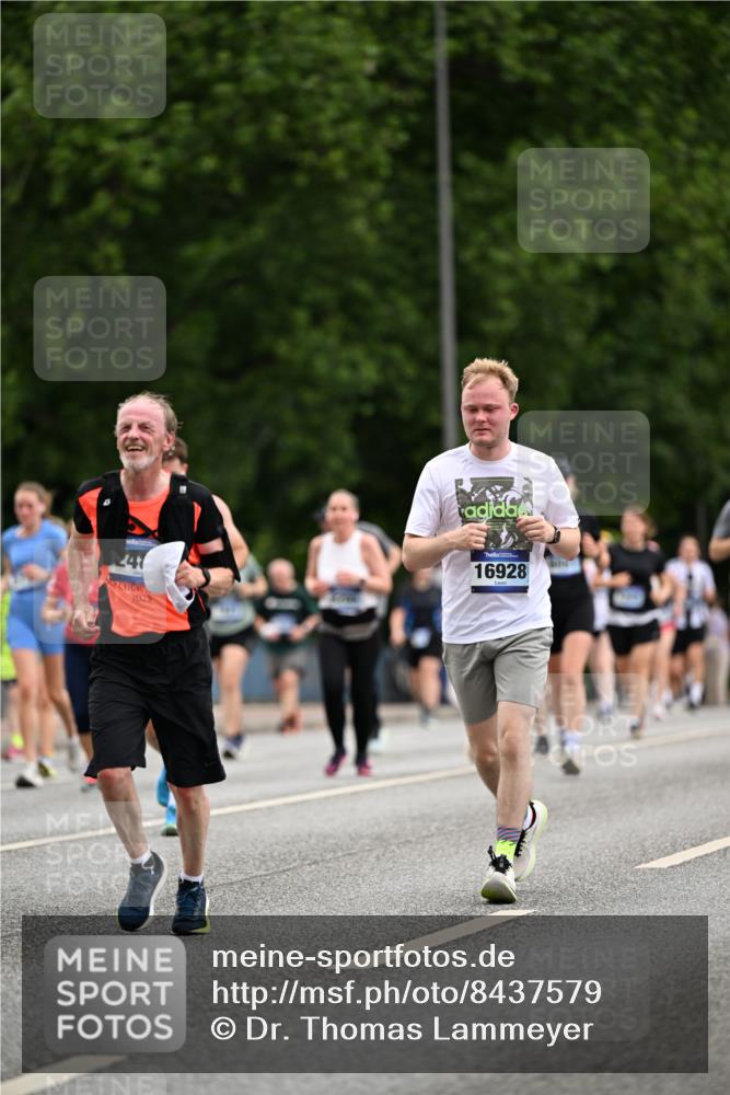 29.06.2025 - hella hamburg halbmarathon Dr. Thomas Lammeyer http://msf.ph/oto/8437579 29.06.2025 10:55:54 Kennedybrücke 1203, 1404, 1617, 1930, 2202, 2380, 2484, 2485, 2736, 2778, 3038, 3838, 4652, 5062, 5286, 5289, 5357, 5716, 6091, 6945, 6954, 7012, 7770, 7771, 7825, 7938, 7992, 8200, 8410, 8621, 9166, 9167, 9933, 10521, 10552, 10614, 10636, 10673 meine-sportfotos.de