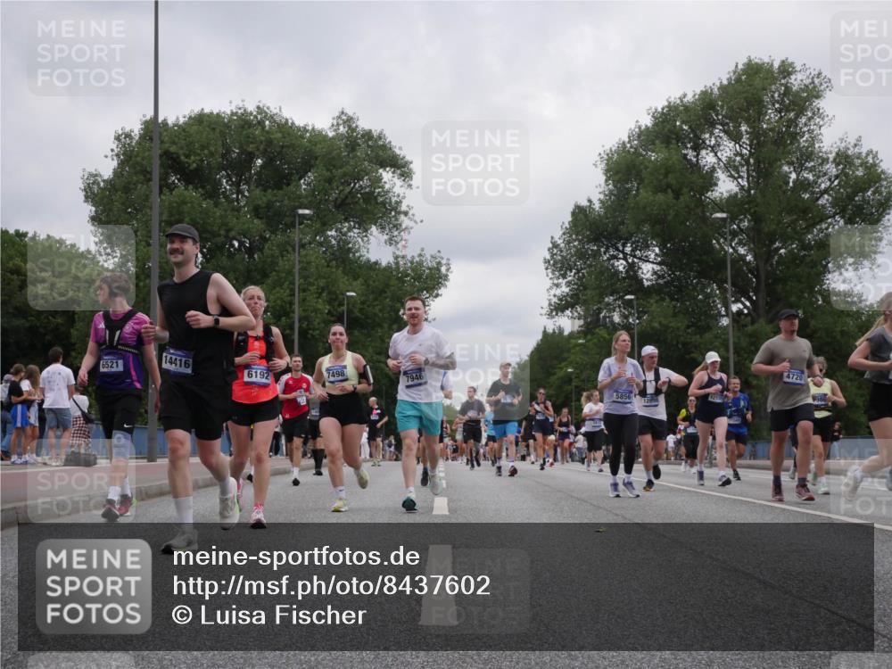29.06.2025 - hella hamburg halbmarathon Luisa Fischer http://msf.ph/oto/8437602 29.06.2025 10:57:46 Kennedybrücke 6521, 14416, 6192, 7498, 7946, 5856, 12930, 12898, 4720, 2600, 4039, 4720, 5856, 5933, 7670, 7874, 7946, 7986, 9130 meine-sportfotos.de