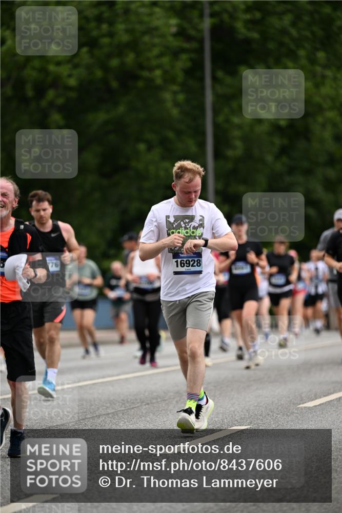29.06.2025 - hella hamburg halbmarathon Dr. Thomas Lammeyer http://msf.ph/oto/8437606 29.06.2025 10:55:54 Kennedybrücke 1203, 1404, 1617, 1930, 2202, 2380, 2484, 2485, 2736, 2778, 3038, 3838, 4652, 5062, 5286, 5289, 5357, 5716, 6091, 6945, 6954, 7012, 7770, 7771, 7825, 7938, 7992, 8200, 8410, 8621, 9166, 9167, 9933, 10521, 10552, 10614, 10636, 10673 meine-sportfotos.de