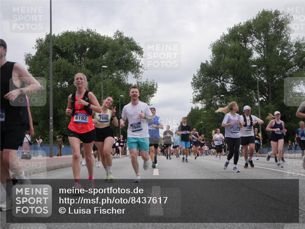29.06.2025 - hella hamburg halbmarathon Luisa Fischer http://msf.ph/oto/8437617 29.06.2025 10:57:47 Kennedybrücke 6, 9, 6192, 7498, 7946, 15174, 12898, 5856, 7670, 930, 170, 1156, 2600, 4039, 4720, 5815, 5856, 5933, 7670, 7874, 7946, 7986, 9130 meine-sportfotos.de