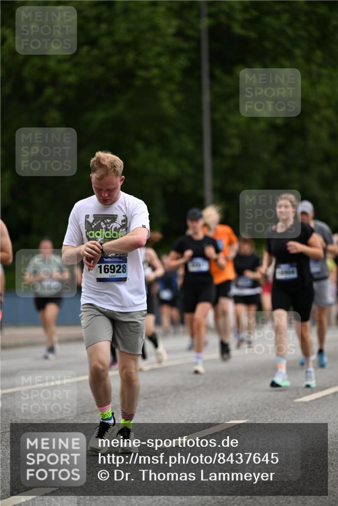 29.06.2025 - hella hamburg halbmarathon Dr. Thomas Lammeyer http://msf.ph/oto/8437645 29.06.2025 10:55:55 Kennedybrücke 1203, 1404, 1617, 1930, 2202, 2380, 2484, 2485, 2736, 2778, 3038, 3838, 4652, 5062, 5286, 5289, 5357, 5716, 6091, 6945, 6954, 7012, 7770, 7771, 7825, 7938, 7992, 8200, 8410, 8621, 9167, 10521, 10552, 10614, 10636, 10673 meine-sportfotos.de