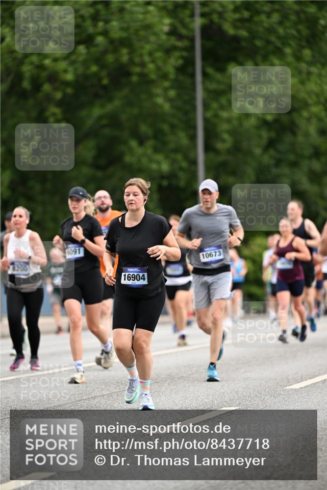29.06.2025 - hella hamburg halbmarathon Dr. Thomas Lammeyer http://msf.ph/oto/8437718 29.06.2025 10:55:57 Kennedybrücke 1203, 1404, 1418, 1617, 1930, 2202, 2380, 2484, 2485, 2736, 2778, 3038, 3838, 4652, 4878, 5062, 5286, 5289, 5357, 5716, 6091, 6945, 6954, 7012, 7770, 7771, 7825, 7938, 7992, 8040, 8200, 8410, 8621, 10521, 10552, 10614, 10636, 10673 meine-sportfotos.de