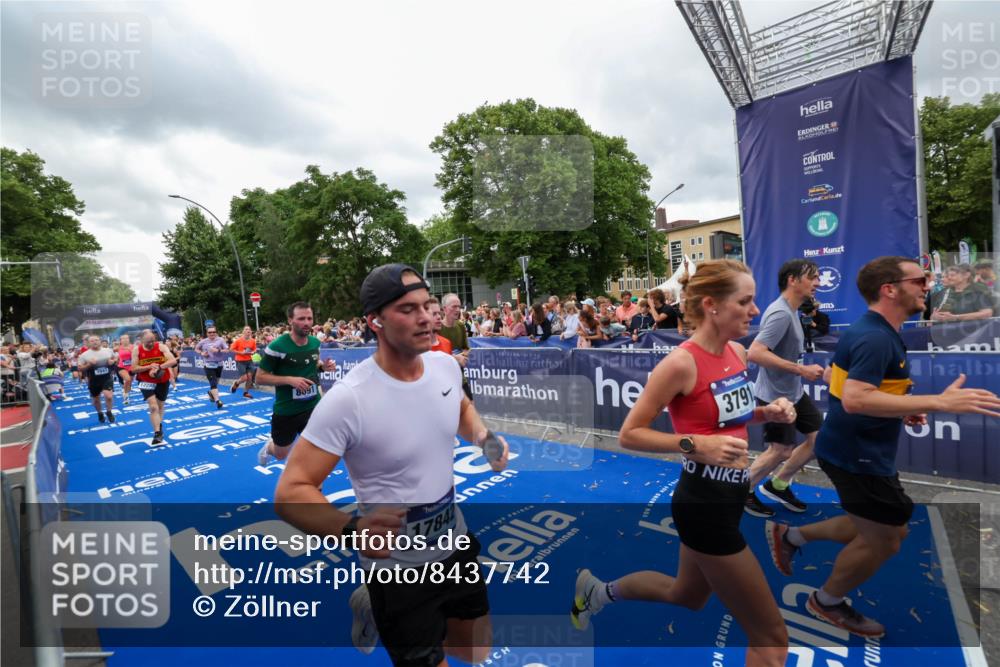 29.06.2025 - hella hamburg halbmarathon Zöllner http://msf.ph/oto/8437742 29.06.2025 10:55:12 Ziel 1549, 1628, 2119, 2448, 3041, 3791, 3945, 4903, 6355, 8691, 9060, 9361, 9380, 10191, 10192, 10582, 11333, 11747, 11976, 12248, 12961, 13297, 14834, 14948, 15854, 16108, 16630, 17803, 17842, 18031, 18966 meine-sportfotos.de