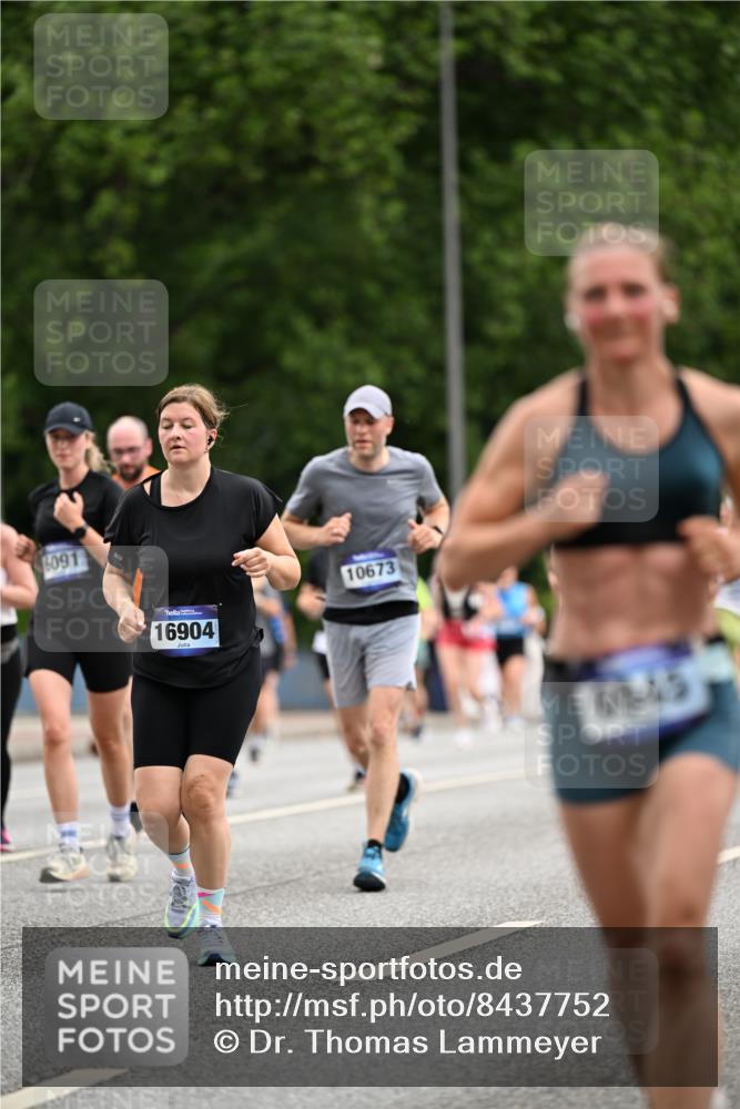 29.06.2025 - hella hamburg halbmarathon Dr. Thomas Lammeyer http://msf.ph/oto/8437752 29.06.2025 10:55:58 Kennedybrücke 1203, 1404, 1418, 1617, 1930, 2202, 2380, 2484, 2485, 2736, 2778, 3038, 3838, 4652, 4878, 5062, 5286, 5289, 5357, 5394, 5716, 6091, 6945, 6954, 7012, 7770, 7771, 7825, 7938, 7992, 8040, 8200, 8410, 8621, 10521, 10552, 10614, 10636, 10673 meine-sportfotos.de