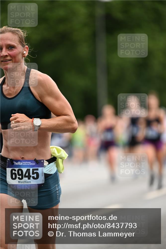 29.06.2025 - hella hamburg halbmarathon Dr. Thomas Lammeyer http://msf.ph/oto/8437793 29.06.2025 10:55:59 Kennedybrücke 1203, 1404, 1418, 1617, 2202, 2380, 2484, 2485, 2736, 2778, 3038, 3838, 4652, 4878, 5062, 5286, 5289, 5357, 5394, 5716, 6091, 6945, 6954, 7012, 7770, 7771, 7825, 7938, 7992, 8040, 8200, 8410, 8621, 9462, 10521, 10552, 10614, 10636, 10673, 10830 meine-sportfotos.de