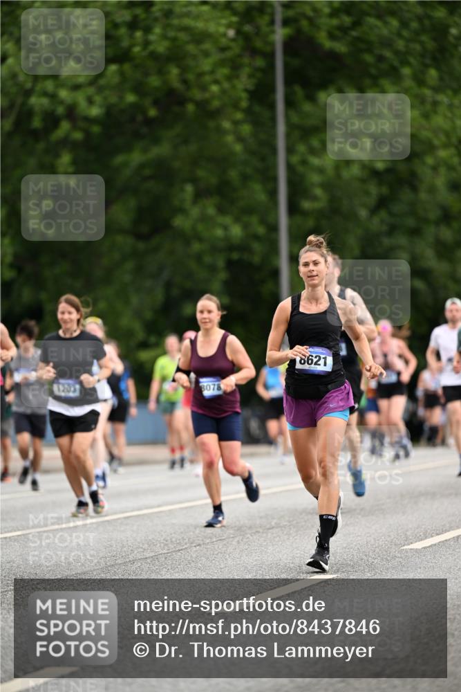 29.06.2025 - hella hamburg halbmarathon Dr. Thomas Lammeyer http://msf.ph/oto/8437846 29.06.2025 10:56:00 Kennedybrücke 1203, 1404, 1418, 1617, 2202, 2484, 2485, 2736, 2778, 3038, 3838, 4652, 4878, 5062, 5286, 5289, 5357, 5394, 5716, 6091, 6945, 6954, 7012, 7770, 7771, 7825, 7938, 7992, 8040, 8200, 8410, 8621, 9462, 10521, 10552, 10614, 10636, 10673, 10830 meine-sportfotos.de