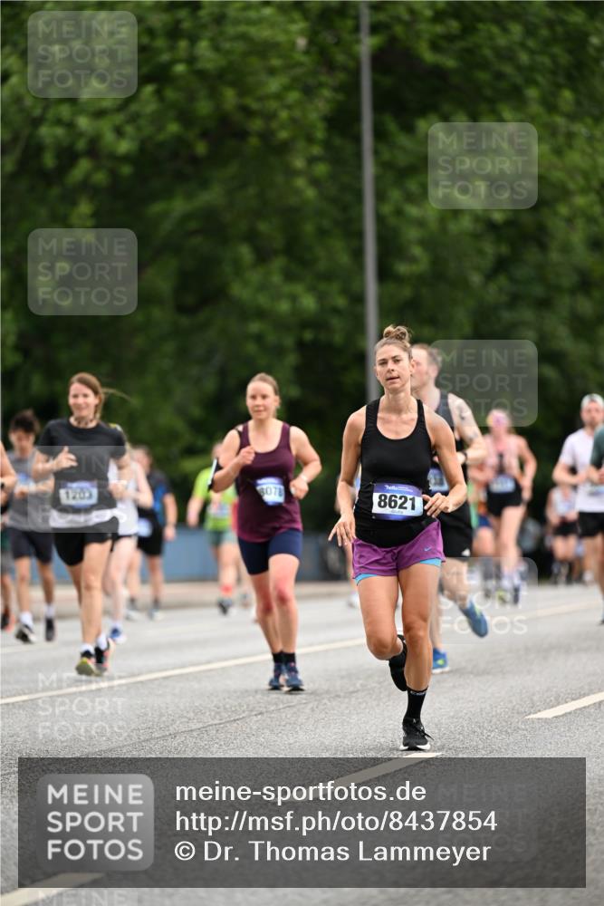 29.06.2025 - hella hamburg halbmarathon Dr. Thomas Lammeyer http://msf.ph/oto/8437854 29.06.2025 10:56:00 Kennedybrücke 1203, 1404, 1418, 1617, 2202, 2484, 2485, 2736, 2778, 3038, 3838, 4652, 4878, 5062, 5286, 5289, 5357, 5394, 5716, 6091, 6945, 6954, 7012, 7770, 7771, 7825, 7938, 7992, 8040, 8200, 8410, 8621, 9462, 10521, 10552, 10614, 10636, 10673, 10830 meine-sportfotos.de