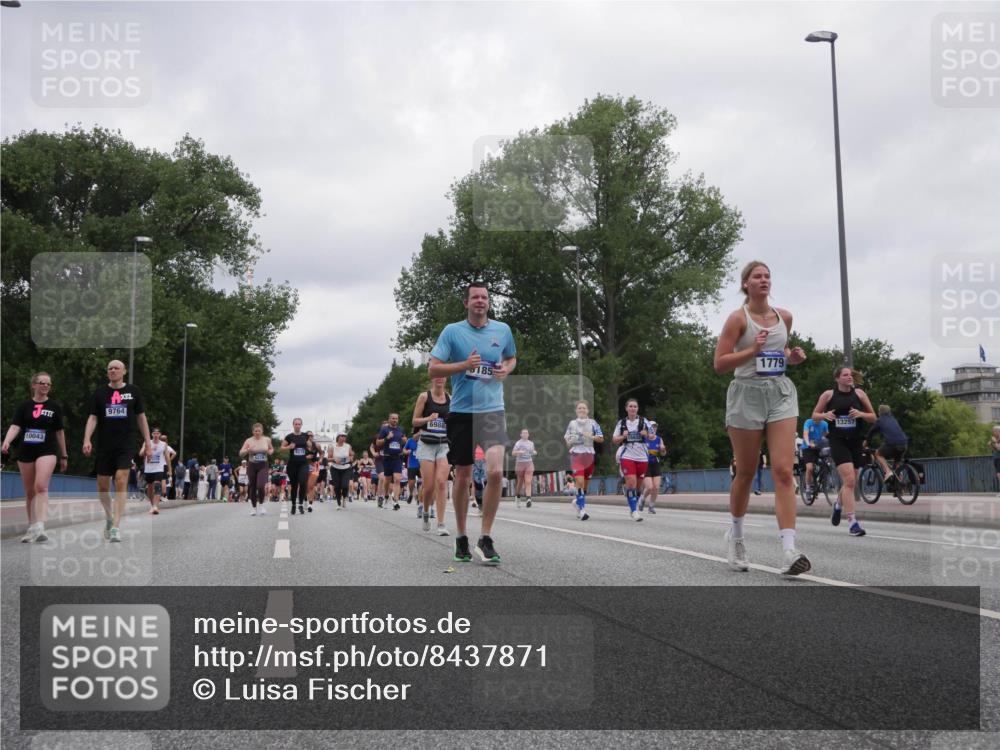 29.06.2025 - hella hamburg halbmarathon Luisa Fischer http://msf.ph/oto/8437871 29.06.2025 10:58:01 Kennedybrücke 6988, 9764, 10043, 185, 1779, 13257, 1767, 1779, 1822, 3857, 5185, 5500, 6279, 6988, 9764, 10331 meine-sportfotos.de
