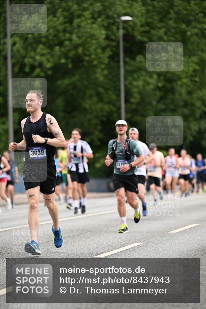 29.06.2025 - hella hamburg halbmarathon Dr. Thomas Lammeyer http://msf.ph/oto/8437943 29.06.2025 10:56:04 Kennedybrücke 1203, 1404, 1418, 1617, 2484, 2485, 2736, 2778, 3038, 4652, 4878, 5062, 5357, 5394, 5534, 5716, 6091, 6945, 6954, 7770, 7771, 7825, 7992, 8040, 8200, 8621, 9460, 9462, 9590, 10521, 10552, 10614, 10673, 10830 meine-sportfotos.de
