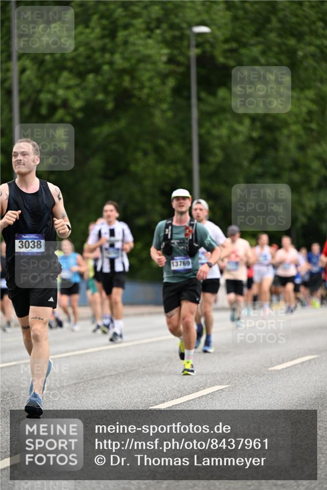 29.06.2025 - hella hamburg halbmarathon Dr. Thomas Lammeyer http://msf.ph/oto/8437961 29.06.2025 10:56:04 Kennedybrücke 1203, 1404, 1418, 1617, 2484, 2485, 2736, 2778, 3038, 4652, 4878, 5062, 5357, 5394, 5534, 5716, 6091, 6945, 6954, 7770, 7771, 7825, 7992, 8040, 8200, 8621, 9460, 9462, 9590, 10521, 10552, 10614, 10673, 10830 meine-sportfotos.de