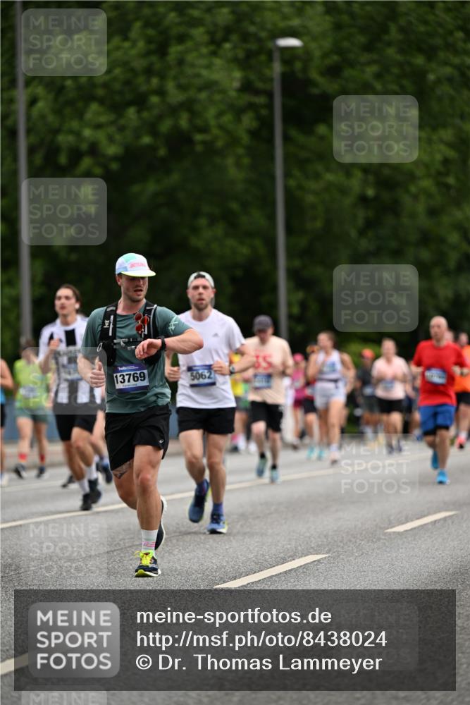 29.06.2025 - hella hamburg halbmarathon Dr. Thomas Lammeyer http://msf.ph/oto/8438024 29.06.2025 10:56:06 Kennedybrücke 1203, 1404, 1418, 1617, 1997, 2484, 2485, 2736, 2778, 3038, 3934, 4652, 4878, 5062, 5357, 5394, 5534, 5716, 6091, 6456, 6945, 6954, 7770, 7771, 7825, 7841, 7992, 8040, 8200, 8621, 9460, 9462, 9590, 10521, 10614, 10673, 10830 meine-sportfotos.de