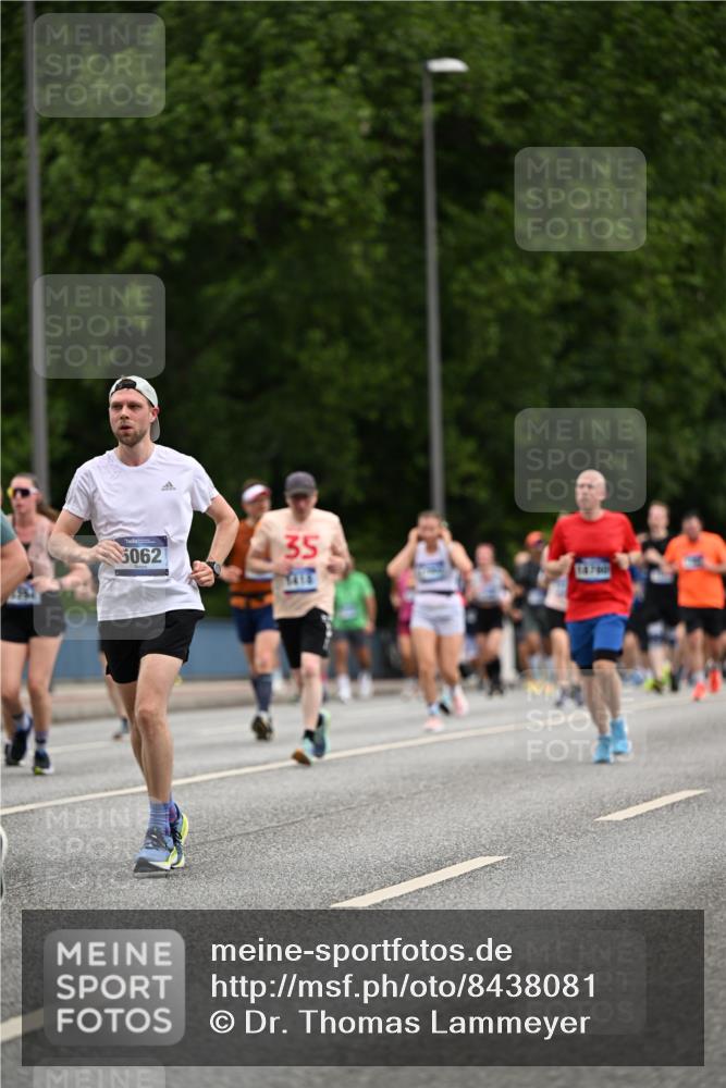 29.06.2025 - hella hamburg halbmarathon Dr. Thomas Lammeyer http://msf.ph/oto/8438081 29.06.2025 10:56:07 Kennedybrücke 1203, 1404, 1418, 1617, 1997, 2484, 2485, 2736, 2778, 3038, 3934, 4878, 5062, 5394, 5534, 5716, 6091, 6456, 6945, 6954, 7770, 7771, 7825, 7841, 7992, 8040, 8200, 8621, 9460, 9462, 9590, 10521, 10614, 10673, 10830 meine-sportfotos.de