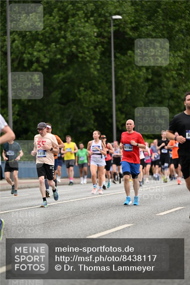 29.06.2025 - hella hamburg halbmarathon Dr. Thomas Lammeyer http://msf.ph/oto/8438117 29.06.2025 10:56:08 Kennedybrücke 1203, 1404, 1418, 1617, 1997, 2484, 2485, 2736, 2778, 3038, 3934, 4878, 5062, 5394, 5534, 5716, 6091, 6456, 6945, 6954, 7770, 7771, 7825, 7841, 7992, 8040, 8200, 8621, 9460, 9462, 9590, 10521, 10614, 10673, 10830, 11126 meine-sportfotos.de