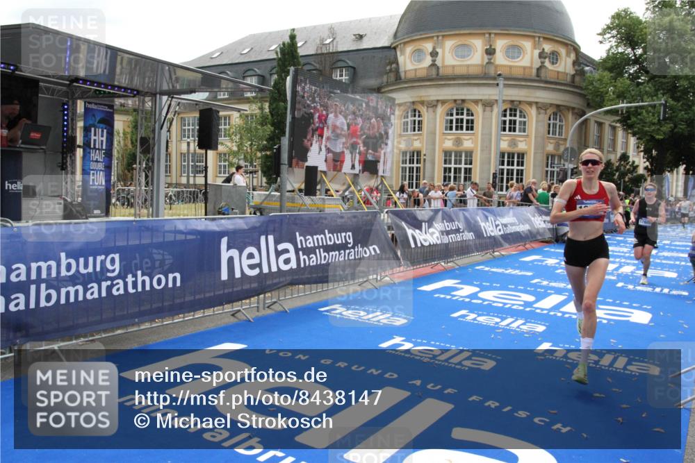 29.06.2025 - hella hamburg halbmarathon Michael Strokosch http://msf.ph/oto/8438147 29.06.2025 10:22:07 Ziel 13751, 16068, 17886, 18693 meine-sportfotos.de