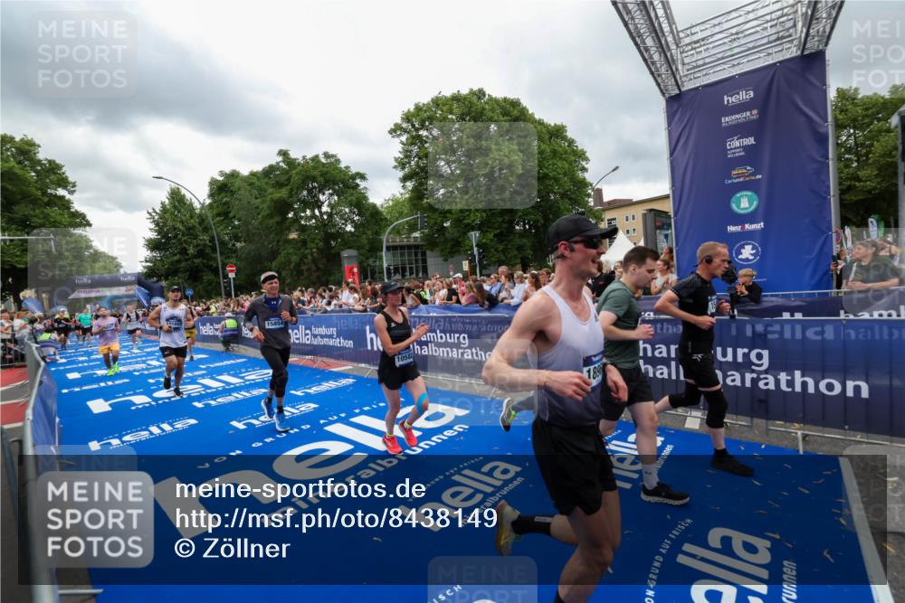 29.06.2025 - hella hamburg halbmarathon Zöllner http://msf.ph/oto/8438149 29.06.2025 10:55:19 Ziel 1549, 1628, 2119, 4903, 5643, 6723, 6891, 8973, 10188, 10263, 10582, 11184, 12526, 13470, 14834, 15854, 16521, 18031, 18290, 18380, 18531, 18966 meine-sportfotos.de