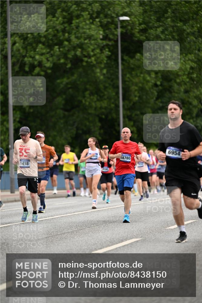 29.06.2025 - hella hamburg halbmarathon Dr. Thomas Lammeyer http://msf.ph/oto/8438150 29.06.2025 10:56:09 Kennedybrücke 1203, 1404, 1418, 1617, 1997, 2484, 2485, 2736, 2778, 3038, 3934, 4878, 5062, 5394, 5534, 5716, 6091, 6456, 6945, 6954, 7770, 7771, 7825, 7841, 7992, 8040, 8200, 8621, 9460, 9462, 9590, 10521, 10614, 10673, 10830, 11126, 11127 meine-sportfotos.de